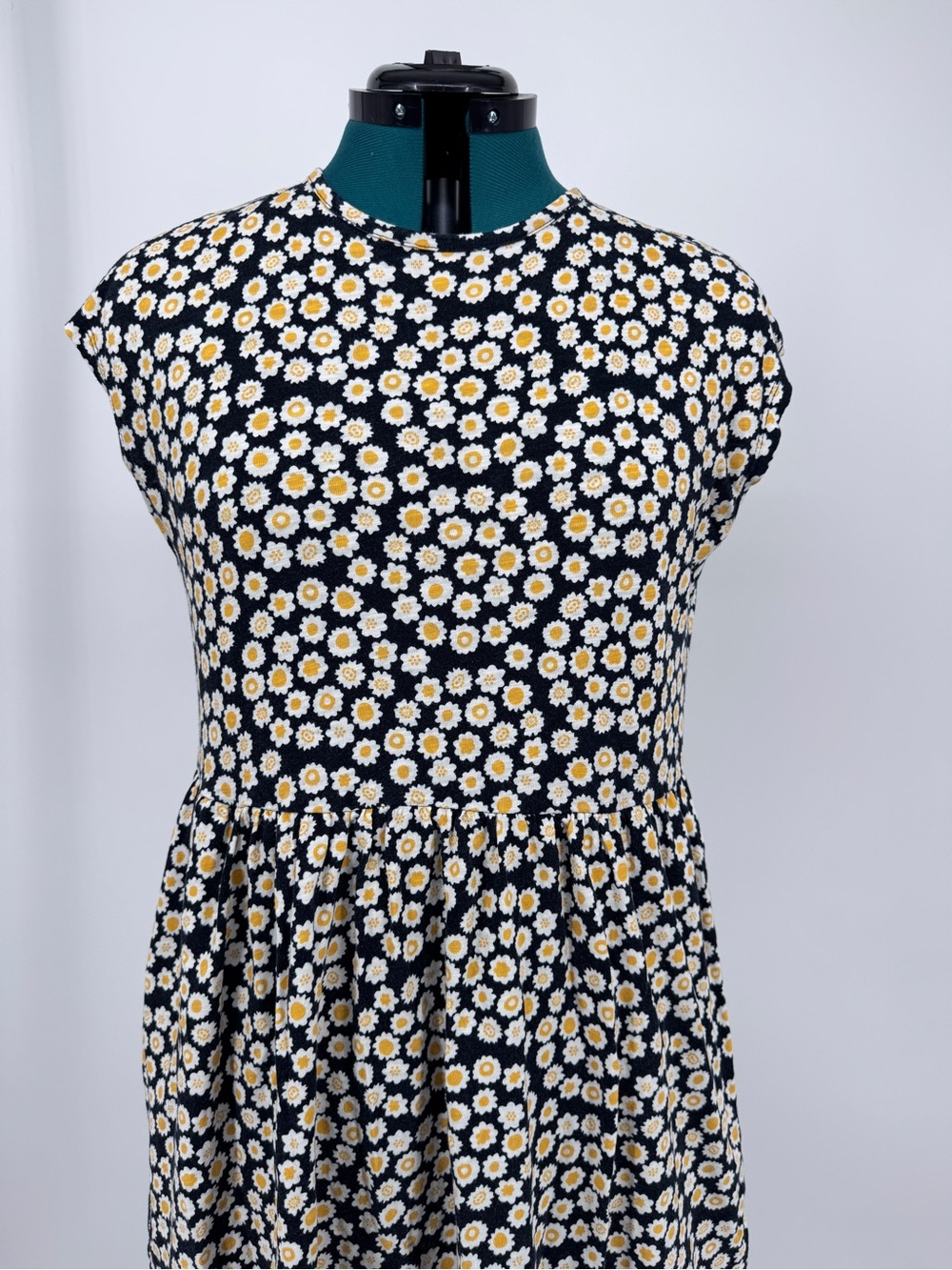Boden Black Midi Dress with Cream Daisy Print 8 - Picture 5 of 13